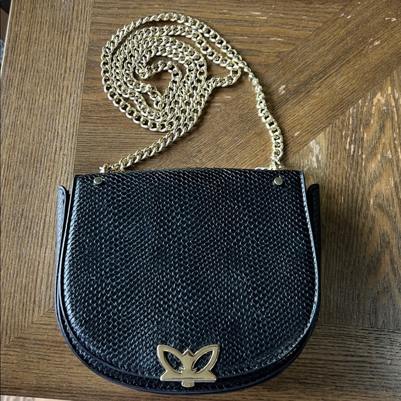 BCBG Black Textured Crossbody Bag with Gold Chain - Picture 1 of 7
